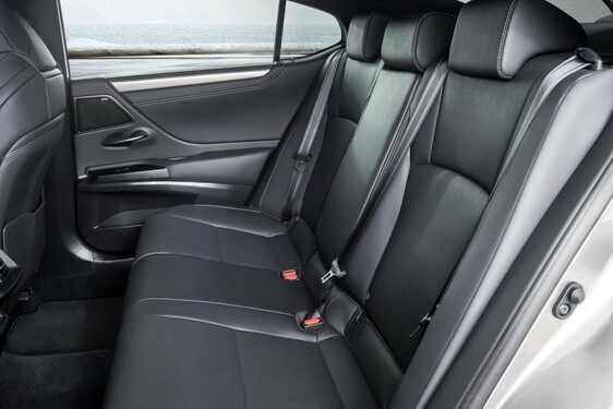 Lexus ES 2019