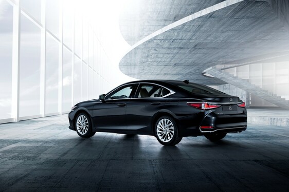 Lexus ES 2019