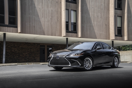 Lexus ES 2019