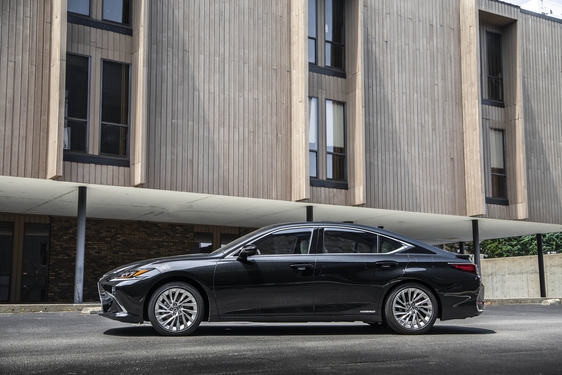 Lexus ES 2019