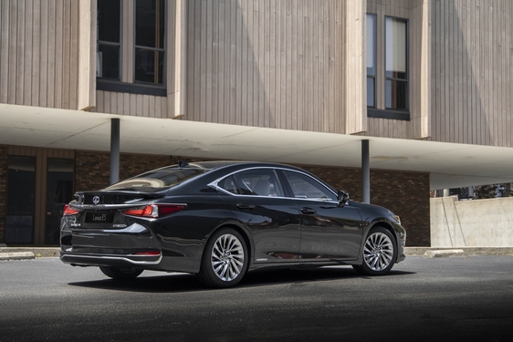 Lexus ES 2019