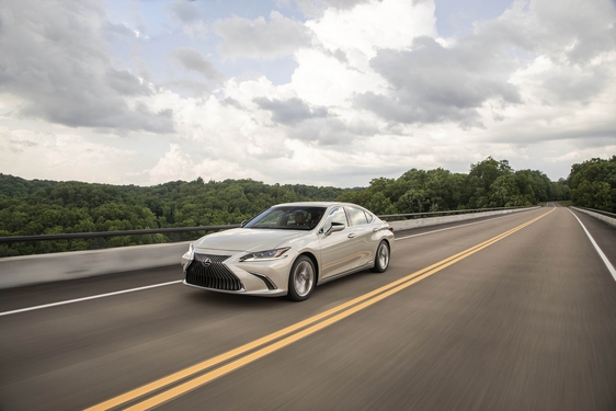 Lexus ES 2019