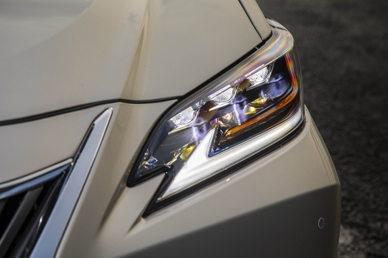 Lexus ES 2019