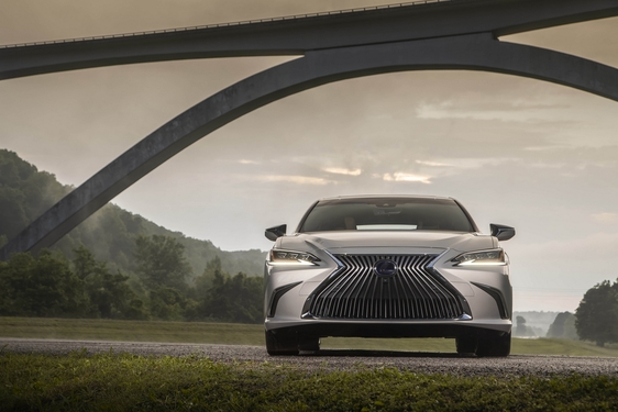 Lexus ES 2019