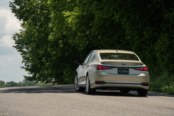 Lexus ES 2019
