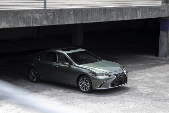 Lexus ES 2019