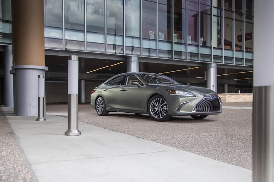 Lexus ES 2019