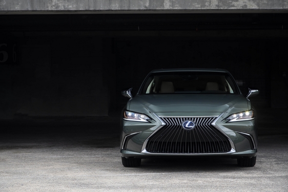 Lexus ES 2019