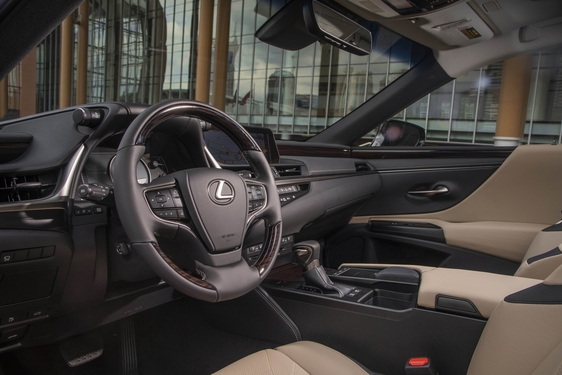 Lexus ES 2019