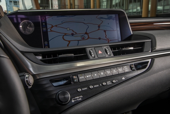 Lexus ES 2019