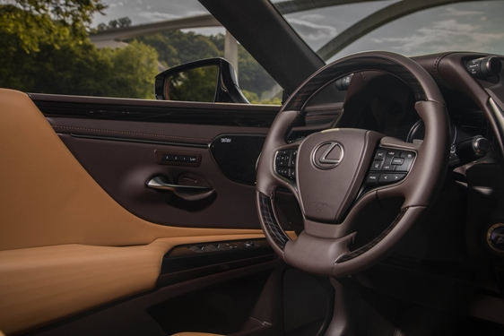 Lexus ES 2019