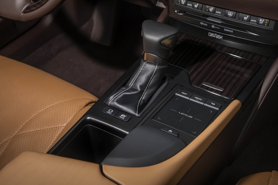 Lexus ES 2019