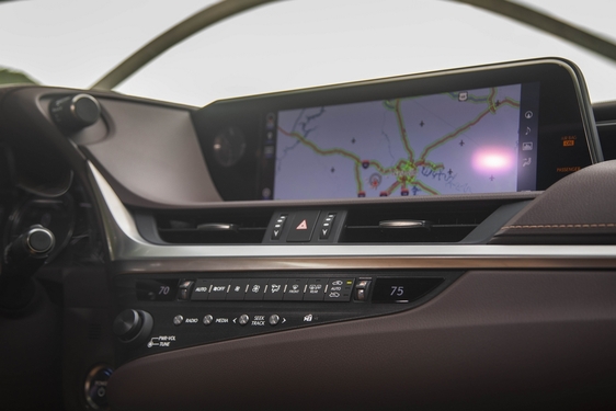 Lexus ES 2019