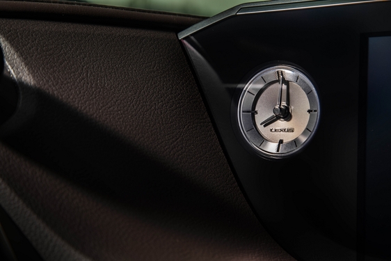 Lexus ES 2019