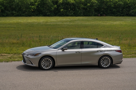 Lexus ES 2019
