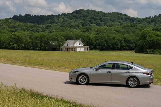 Lexus ES 2019