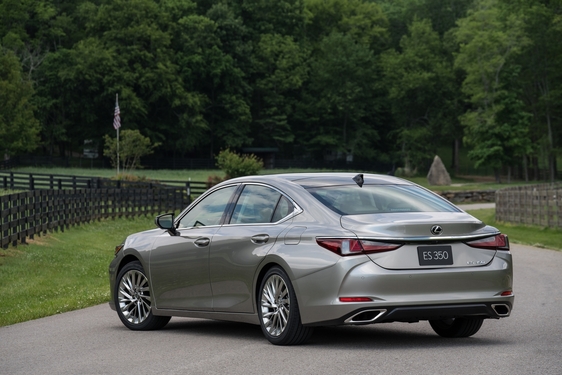 Lexus ES 2019