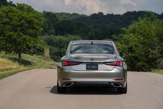 Lexus ES 2019