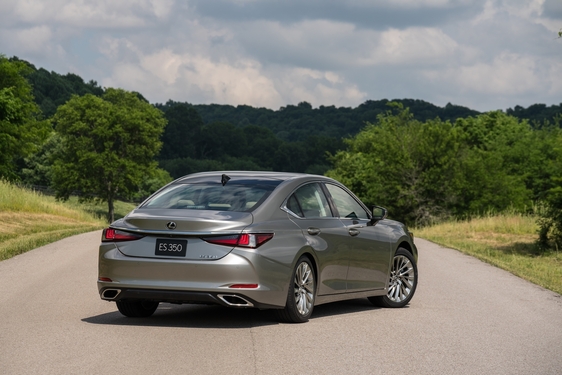 Lexus ES 2019