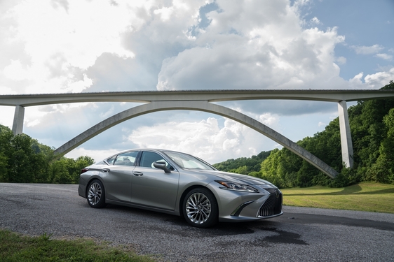 Lexus ES 2019