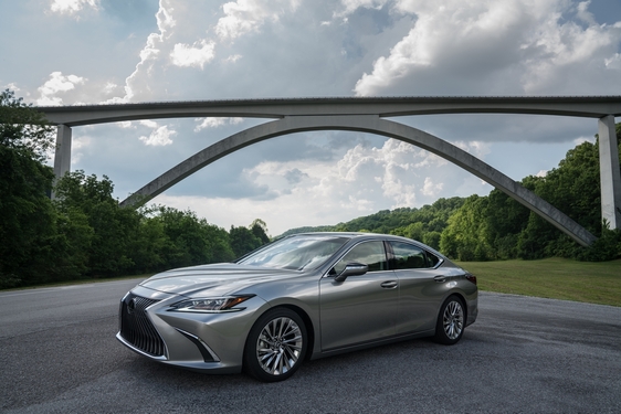 Lexus ES 2019