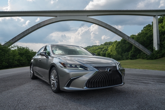 Lexus ES 2019