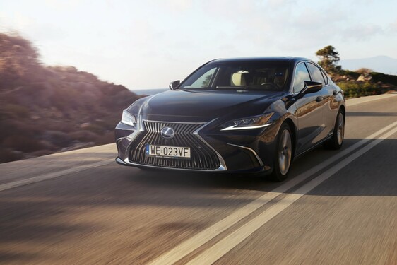 Lexus ES 2019