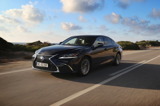 Lexus ES 2019
