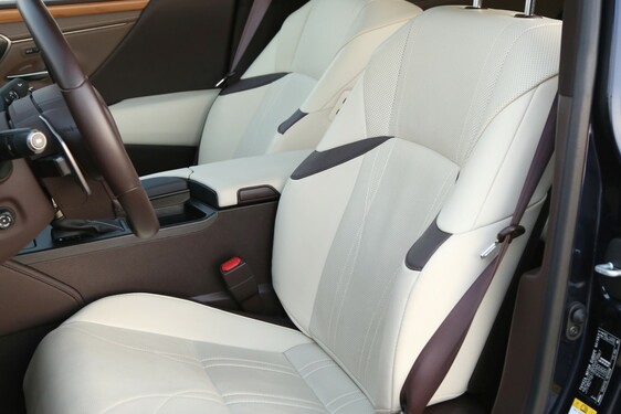 Lexus ES 2019