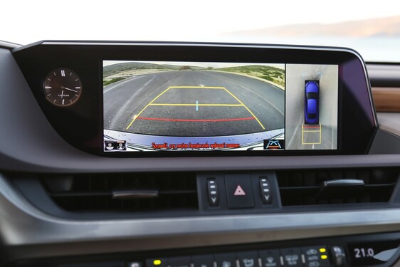 Lexus ES 2019