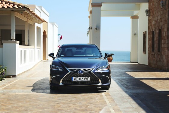 Lexus ES 2019
