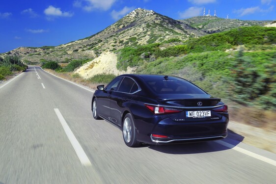 Lexus ES 2019