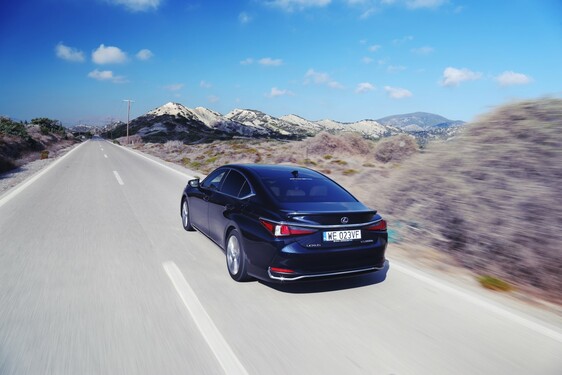 Lexus ES 2019
