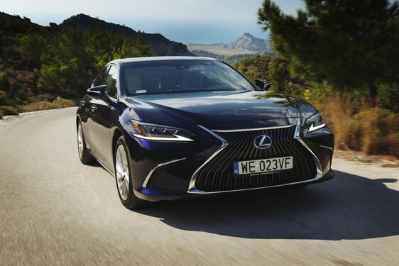 Lexus ES 2019