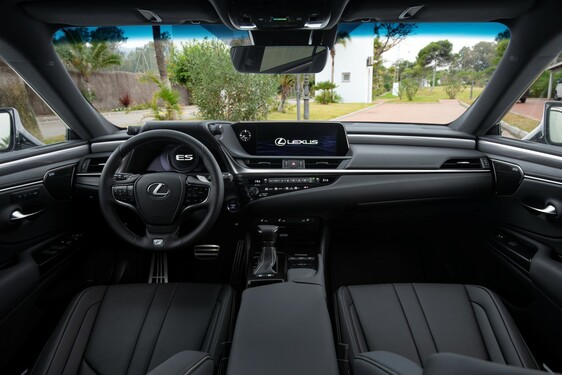 Lexus ES 2019