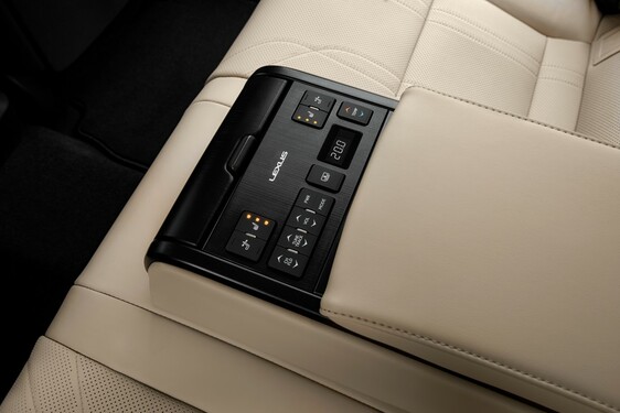 Lexus ES 2019