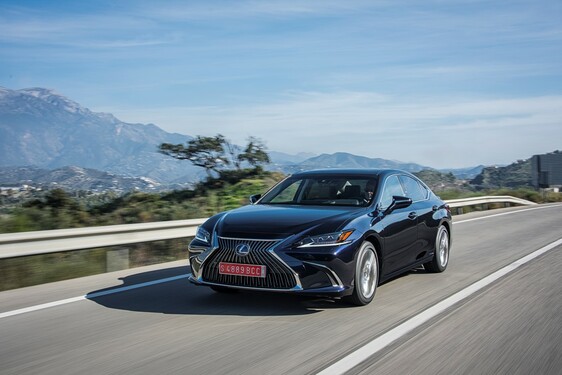 Lexus ES 2019