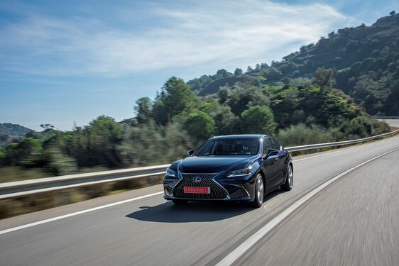 Lexus ES 2019