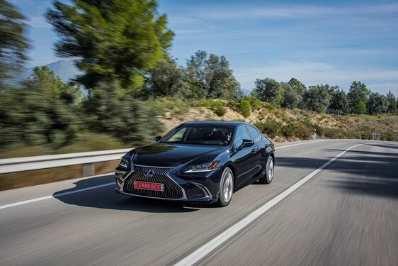 Lexus ES 2019