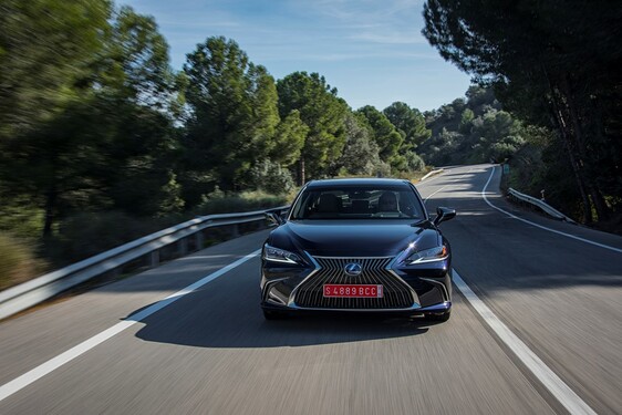 Lexus ES 2019