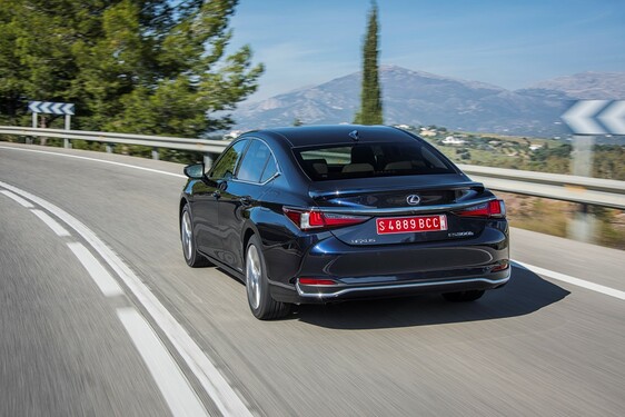 Lexus ES 2019