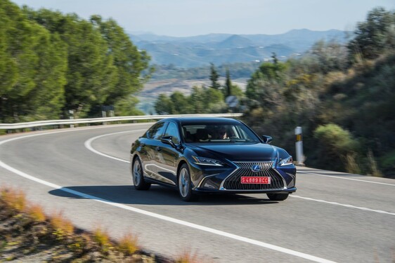 Lexus ES 2019