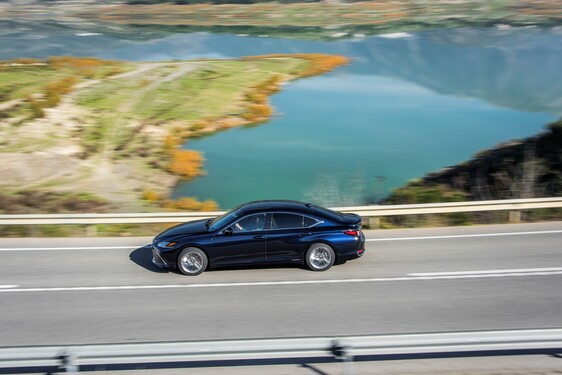Lexus ES 2019