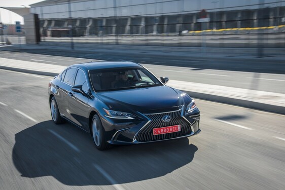Lexus ES 2019