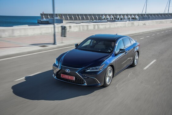 Lexus ES 2019