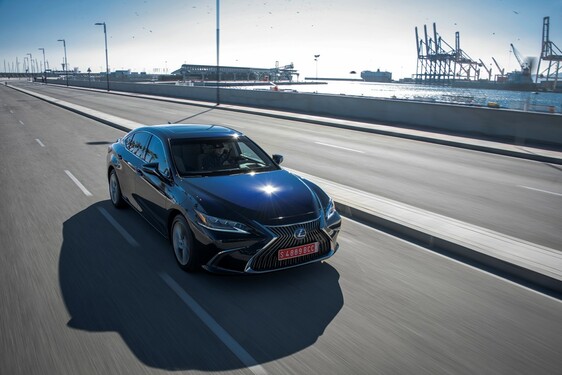 Lexus ES 2019