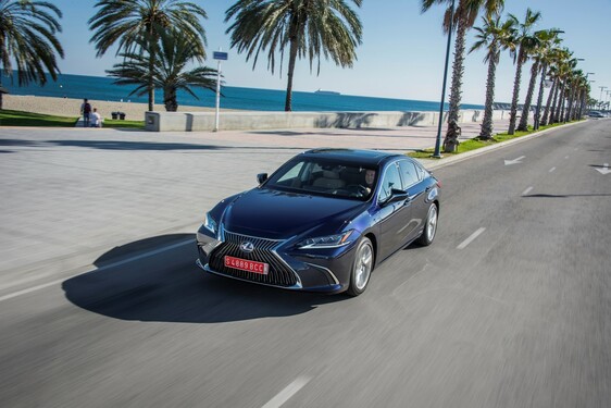 Lexus ES 2019