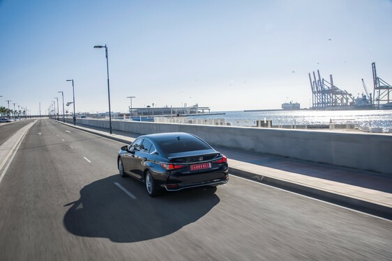 Lexus ES 2019