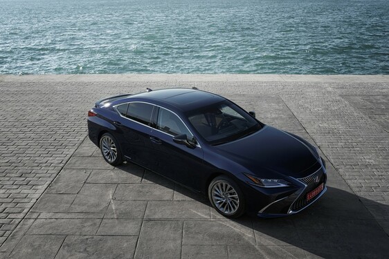 Lexus ES 2019