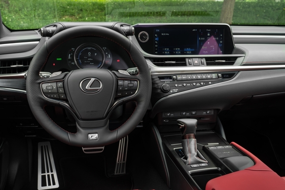 Lexus ES 2019